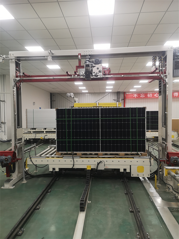 第三張、組件內(nèi)包穿件打包機(jī).jpg